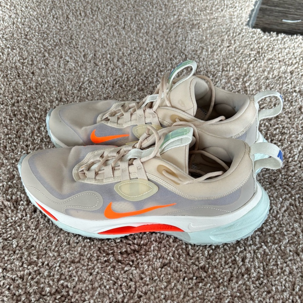 Nike Sneakerss